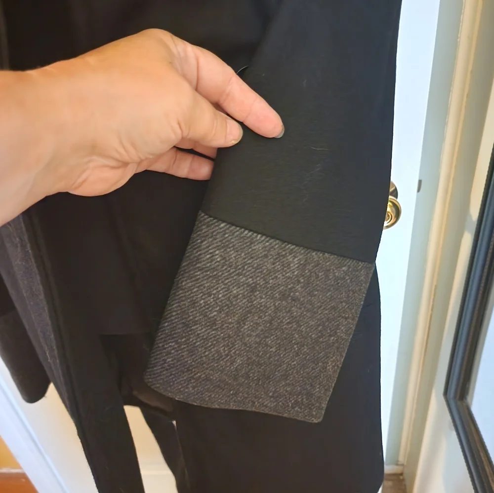 Coat - Picture 6 of 9
